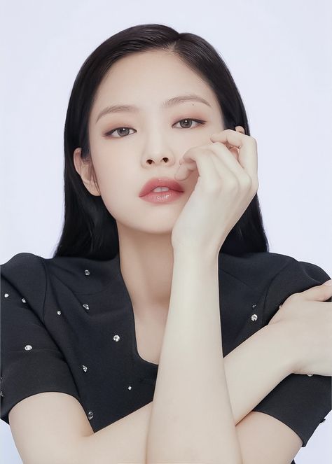 #jennie | 제니 블랙핑크 blackpink jennie jendeuk nini jendeukie jen jennie solo kim jennie aesthetic blackpink jennie aesthetics yg gg black pink bp jennie icons jennie edit jennie selca jennie adidas jennie instagram korea korean @/jennierubyjane Jennie Photoshoot, Lisa Young, Yg Entertaiment, Blackpink Members, Makeup Looks Tutorial, Jennie Kim, Girl Bands, Black Pink Kpop, Blackpink Jennie