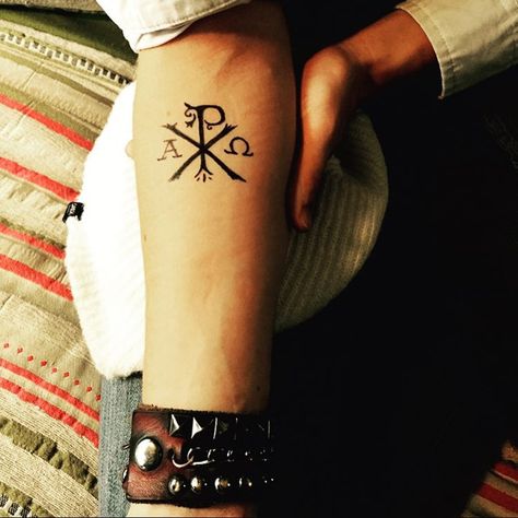 chi-rho-tattoos-christians-forearm Chi Rho Tattoo, Christian Tattoos Men, Christus Tattoo, Latin Tattoo, Catholic Tattoos, Biblical Tattoos, Meaning Tattoos, Tattoo Concepts, Chi Rho