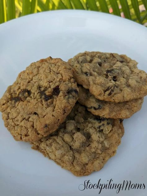 Panera Oatmeal Raisin Cookies, Paula Deen Cookie Recipes, Raisin Chocolate Chip Cookies, Oatmeal Raisin Chocolate Chip Cookies, Pub Salad, Cookies Oatmeal, Soft Gingerbread, Hummingbird Cake Recipes, Best Oatmeal Cookies