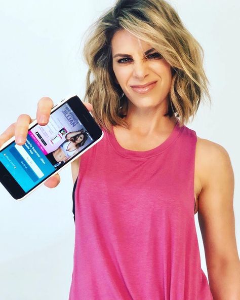 Jillian Michaels hair Jillian Michaels Hair, Stacked Bob Haircut, Jillian Michaels, Boring Hair, Hairstyles Over 50, Mid Length Hair, Hair Envy, Shoulder Length Hair, Hair Short