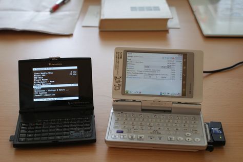 Linux Aesthetic, Computer Gadgets, Custom Computer, Mini Laptop, Computer History, Retro Gadgets, Portable Computer, Future Tech, Hardware Software