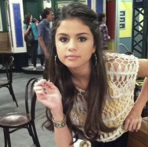 Selena Gomez 2014, Who Is God, Selena Gomez With Fans, Active On Instagram, Selena Pictures, Selena Gomez Outfits, Alex Russo, Wizards Of Waverly Place, Waverly Place