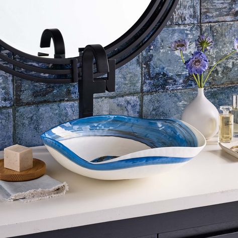 Italian glass-makers utilize techniques handed down over many generations to create sinks that are one-of-a-kind statement pieces for luxury design. Modern Vessel Sink, Glass Bathroom Sink, Drain Opener, Glass Vessel Sinks, Glass Sink, Bathroom Furniture Vanity, Porcelain Sink, Vessel Bathroom Sink, Artistic Style