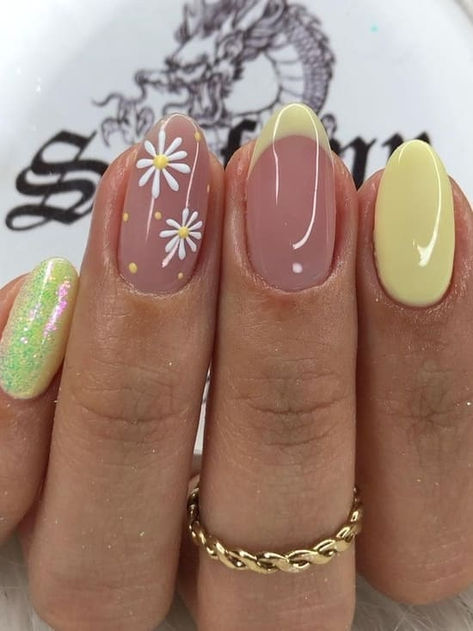 15 Best Short Spring Nails for a Trendy and Minimalistic Look | The KA Edit Nails Pastel Yellow, Green And Yellow Nails, Nails Colour, Disney Nail Designs, Summer Nails Colors Designs, Nails Pastel, Yellow Nail Art, Yellow Nails Design, French Manicures