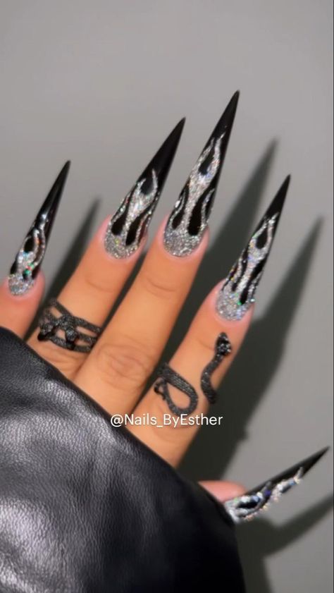 Ig Baddie Nails, Ig Baddie, Long Acrylic Nail Designs, Baddie Nails, Goth Nails, Edgy Nails, Grunge Nails, Stiletto Nails Designs, Bling Acrylic Nails