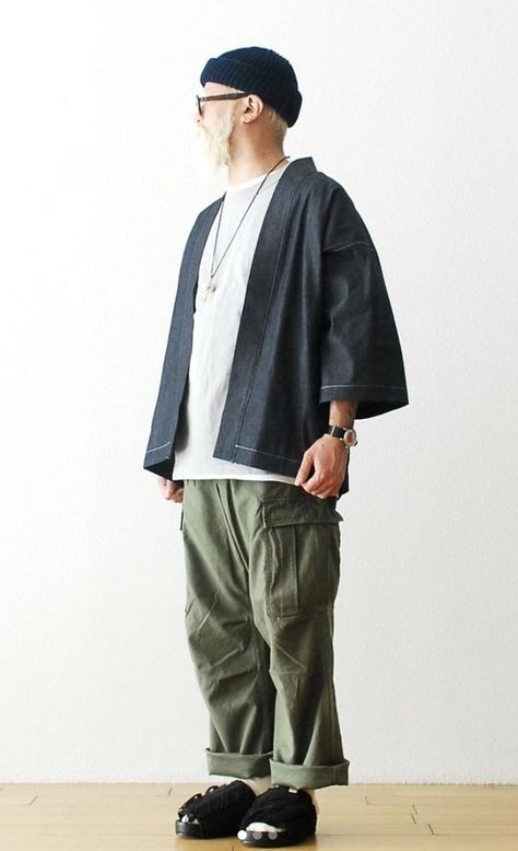 Noragi Outfit Men, Japanese Outfits Men, Japandi Fashion, Japanese Street Style Men, Men Hiking Outfit, Japanese Outfits Street Style, Japanese Streetwear Mens, Japan Winter Fashion, Japanese Street Fashion Men