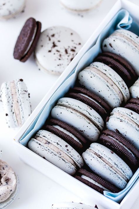 scottish desserts recipes, great dessert recipes, chinese dessert recipe - Oreo Macarons Oreo Macarons, Oreo Macaron, Kue Macaroon, Oreo Desserts, Oreo Buttercream, French Macaroons, Slow Cooker Desserts, Oreo Recipes, Macaroon Recipes