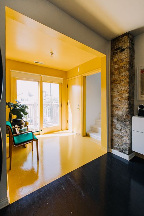 Lacquered Walls Living Room, All Yellow Room, Colour Architecture, Yellow Room, Living Room Red, Yellow Interior, Gloss Paint, Yellow Walls, Blue Living Room