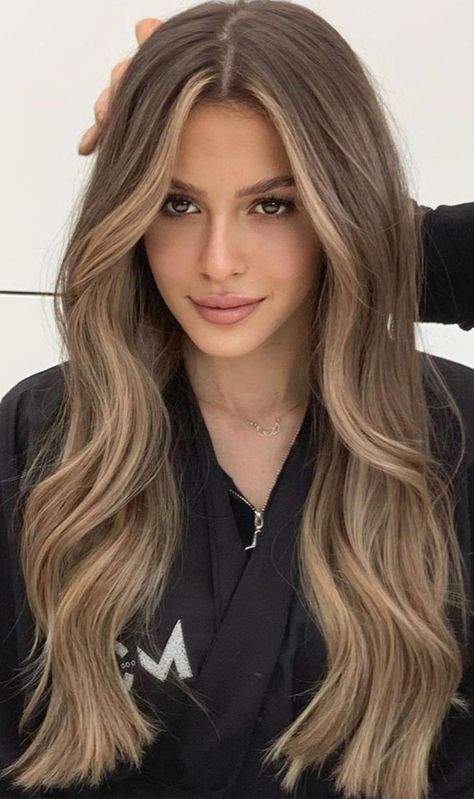 Cool Blonde Balayage, Light Brunette Hair, Kade�řnické Trendy, Brown Hair Inspo, Brunette Hair With Highlights, Vlasové Trendy, Brunette Balayage Hair, Brown Hair Balayage, Cool Blonde