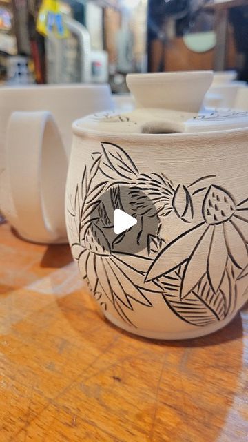 Pottery Bee, Glaze Techniques, Pottery Jugs, Clay Bowls, Ceramic Glaze Recipes, 50k Views, Ceramic Inspiration, Pottery Videos, What Are We