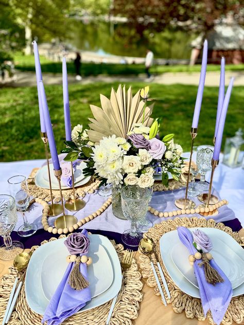 Purple Picnic Aesthetic, Purple Garden Party, Enchanted Picnic, Purple Picnic, Rapunzel Wedding Theme, Picnic In Central Park, Bridal Picnic, Pink Purple Party, Picnic Brunch