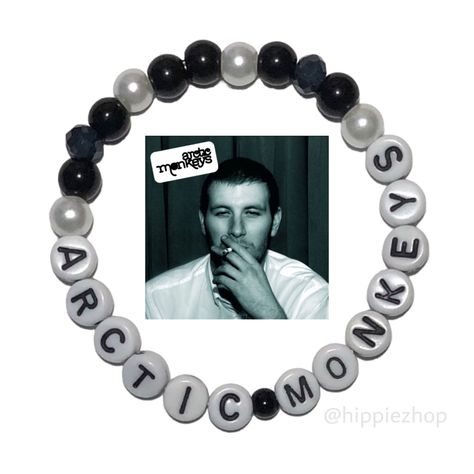 hippiezhop Artic Monkeys Bracelets, Arctic Monkeys Bracelet Ideas, Arctic Monkeys Bracelet, Monkey Jewelry, Pulseras Kandi, Music Bracelet, Diy Kandi Bracelets, Diy Beaded Rings, Preppy Bracelets