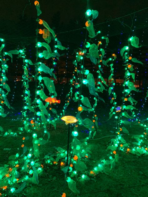 Under the sea, holiday lights, christmas lights, seaweed decor Glow In The Dark Under The Sea Party, Mermaid Halloween Decorations, Undersea Halloween, Under The Sea Halloween Party, Deep Sea Theme Party, Deep Sea Party Decorations, Deep Sea Decorations, Seaweed Diy, Under The Sea Prom Decorations