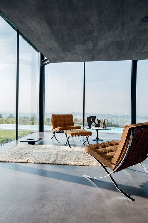 Get the look: Bauhaus interiors – 24 Bauhaus-inspired designs Bauhaus Interior, Bauhaus Style, Bauhaus Design, Architecture Design Concept, Barcelona Chair, Modern Interior Design, Minimalist Home, Home Decor Styles, Interior Design Living Room