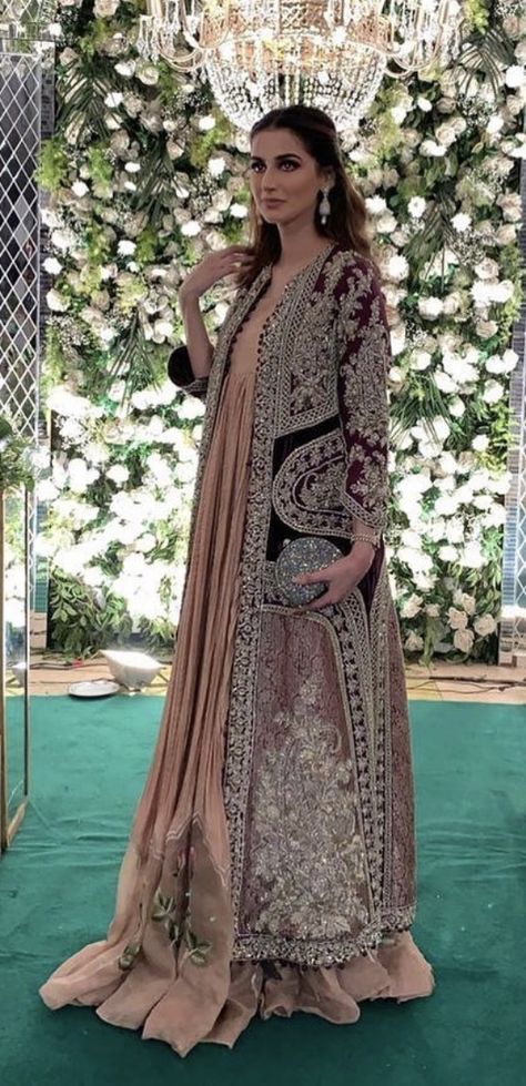 Gaun Design Dresses Pakistani, Double Shirt Pakistani Gowns, Pakistani Net Suits, Stylish Wedding Dresses Pakistani, Pakistani Mother Of The Bride Outfits, Lehnga Designs Pakistani, Simple Wedding Dress Pakistani, Walima Dresses Pakistani For Sisters, Simple Pakistani Dresses Party Wear