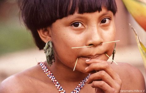 The Yanomami Tribe | Connect with Culture Yanomami Tribe, Che Guevara Art, Indigenous Tribes, Kids Around The World, Most Beautiful People, Indigenous People, African Girl, Classroom Walls, People Of The World