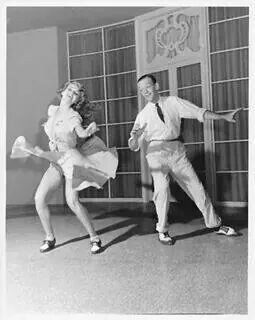 Rita Hayworth and Fred Astaire rehearsing Dancing Reference, Ballroom Dance Photography, Dancing Poses, Vintage Dance, Swing Dancing, Swing Dance, People Dancing, Fred Astaire, Rita Hayworth