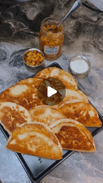 Emma Mavilla on Instagram: "Mini Chicken Quesadillas 

#chicken #quesadillas #quesadilla #superbowl #fyp #foryou" Quesadilla Recipes Videos, Mini Chicken Quesadillas, Chicken Quesadilla Recipes, Mini Quesadillas, Quesadillas Chicken, Lunch Sides, Chicken Quesadilla Recipe, Quesadilla Recipes, Chicken Quesadillas