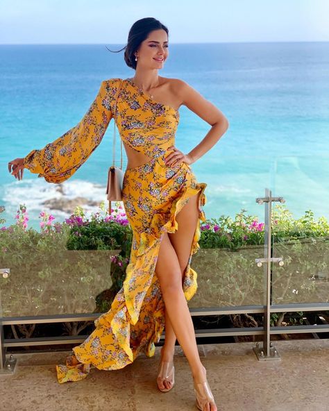 MAHLAGHA ☽ on Instagram: “Ready for the wedding. 🧡 🌼 Dress @revolve #revolve #revolverepost” Tropical Dress Outfit, Gala Attire, Tropical Outfit, Fiesta Outfit, Cocktail Outfit, Model Makeup, Western Dress, Tropical Dress, Woman Suit Fashion