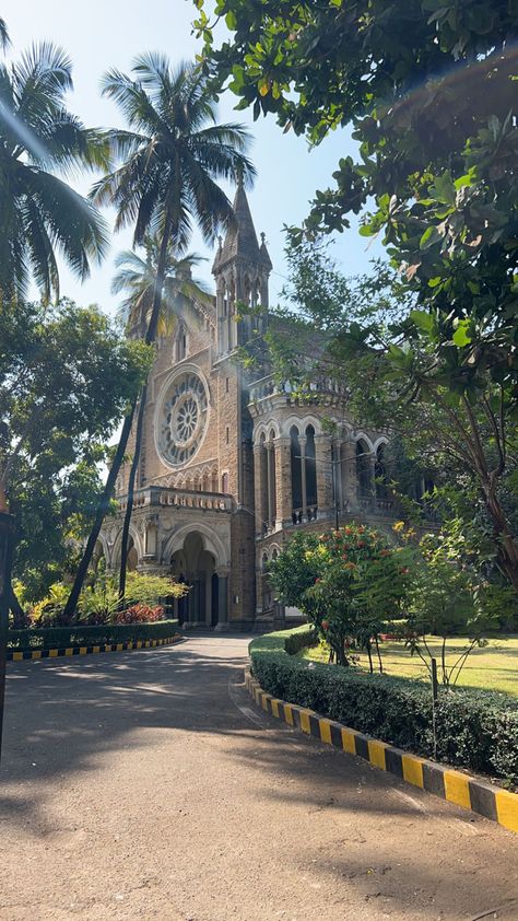 Mumbai uni Grant Medical College Mumbai, Mumbai City Aesthetic, Aesthetic Mumbai, Mumbai Aesthetic, Grammar Tenses, Historical India, Mumbai Food, Mumbai City, Indian Family