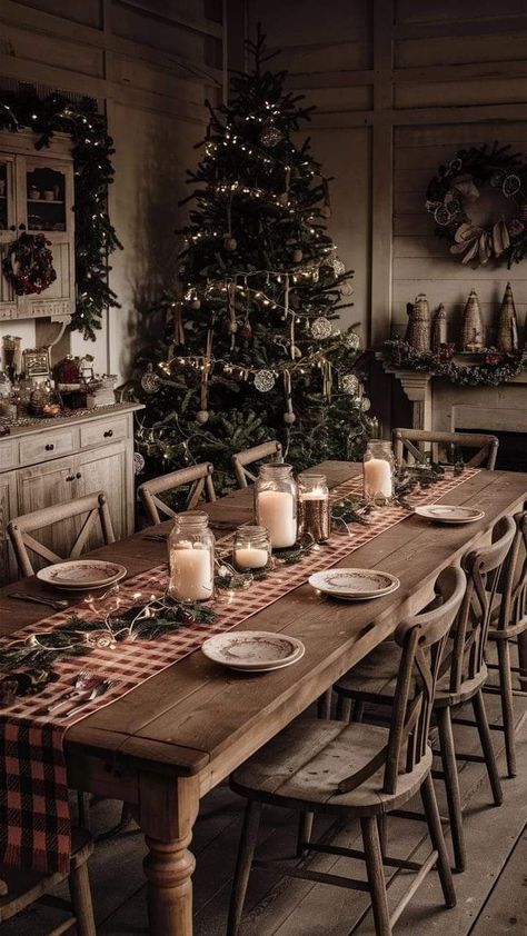 Cosy Christmas Cottage, Countryside Christmas Aesthetic, Rustic Traditional Christmas Decor, Colonial Christmas Aesthetic, Country Christmas Decorations Farmhouse, Country Christmas Aesthetic, Cosy Christmas Aesthetic, Christmas Decor Ideas Boho, Christmas House Interior