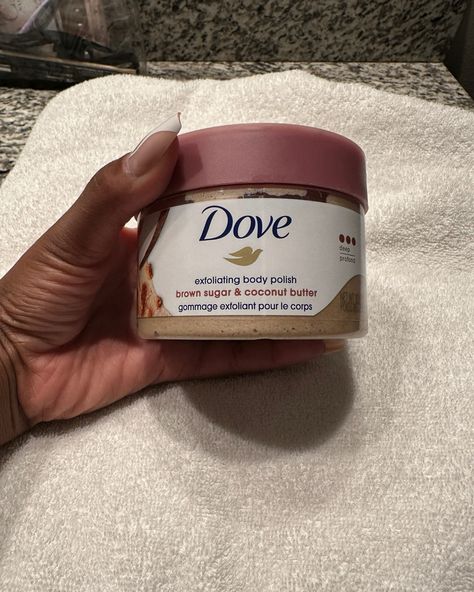 Dove Body Polish Brown Sugar, Body Scrubs Aesthetic, Dove Body Polish, Dove Body Scrub, Dove Products, Dove Exfoliating Body Polish, Vanilla Scrub, Exfoliating Body Polish, Selfcare Routine