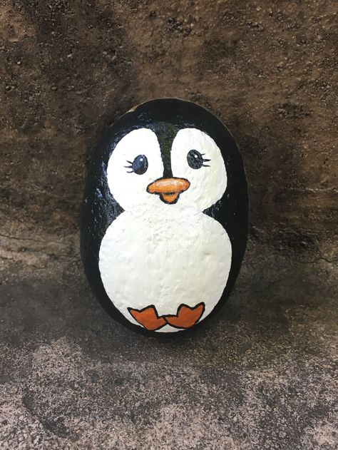 Penguin Rock, Christmas Stones, Painted Penguin, Pet Rock, Penguin Drawing, Inspirational Rocks, Muscle Gain For Women, Painted Rocks Kids, Christmas Rock