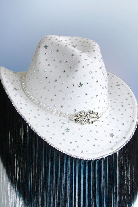 Senior Cowboy Hats, Senior Hats, Dancing Cowboy, Black And White Ombre, Beyoncé Concert, Tomorrowland Outfit, Disco Cowboy, Cowgirl Style Outfits, Burlesque Costume