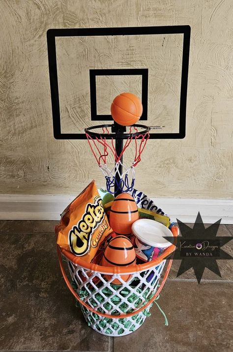 Basketball Easter Basket, Patriotic Wreath Diy, Dollar Tree Easter Basket, Dollar Tree Crafts Diy, Dollar Tree Baskets, Goodie Basket, Diy Basketball, Creative Easter Baskets, Diy Christmas Wreaths Ideas