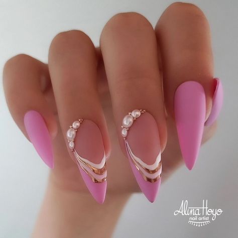 A little bit Pink 🌸🪱🐷👚👛🥿 #alinahoyo#alinahoyonails#uglyducklingnails#pinknails#lovepink#pinkgirl#prettynails#gelnagels#nagelsbrugge Nail Glam, Vibrant Nails, Basic Nails, Pretty Nail Art Designs, Classic Nails, Nail Style, Ugly Duckling, Round Nails, Pretty Nail Art