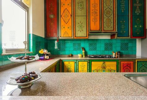 Indian Kitchen Interior Traditional, Indian Traditional Kitchen, Traditional Kitchen Ideas Indian, Indian Kitchen Interior, Indian Kitchen Design Ideas, Indian Kitchen Decor, Indian Kitchen Design, Interior Design Kitchen Contemporary, Indian Room Decor