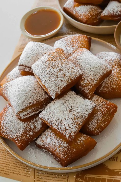 Beignets , Transport yourself to the magical streets of New Orleans with these fluffy pillow-like Beignets! Inspired by The Princess and the Frog movie and my own Beignets Aesthetic, Princess And The Frog Movie, Brunch Pastries, Spring Roll Pastry, Beignet Recipe, Random Aesthetics, Freezer Breakfast, Princess And The Frog, Sweet Chili Sauce