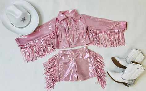 Traje Cowgirl, Kids Western Wear, Rodeo Birthday Parties, Western Glam, Cowgirl Couture, Modern Cowgirl, Cowgirl Birthday, Cowgirl Outfits, Themed Outfits