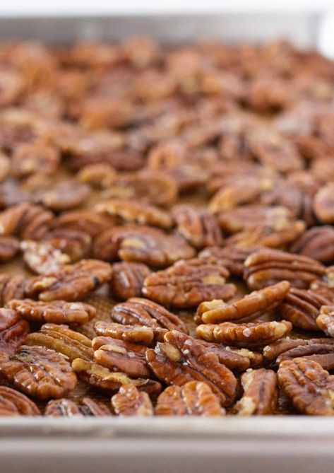 How to make Easy Salted Butter Pecans Rosemary Pecans, Honey Roasted Pecans, Candied Pecans Recipe, Beer Nuts, Glazed Pecans, Vegan Candies, Spiced Pecans, Easy Butter, Roasted Pecans