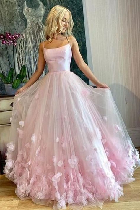 Pink Tulle Prom Dress, Pink Spaghetti, Trendy Prom Dresses, Stunning Prom Dresses, Spaghetti Strap Prom Dress, Pink Prom Dress, Pink Prom, Prom Dress Inspiration, Cute Prom Dresses