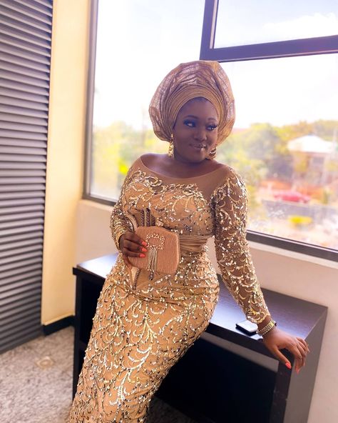 Asoebi Designs, Owambe Styles, Nigerian Dress Styles, Nigerian Party, Aso Ebi Lace Styles, Lace Dress Classy, Nigerian Dress, African Weddings, Nigerian Lace Styles