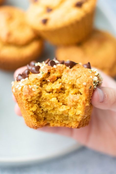 Potato Muffins Recipe, Sugar Free Eating, Vegan Chocolate Chips, Gluten Free Sweet Potato, Potato Muffins, Stuffed Sweet Potatoes, Muffins Vegan, Sweet Potato Bread, Sweet Potato Muffins