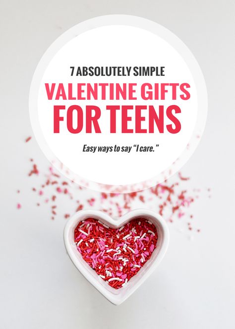 Valentine Gifts For Teens, Teen Valentine Gifts, Valentine Gifts For Boys, Simple Valentines Gifts, Easy Gift Ideas, Valentines Gift Bags, Valentine Baskets, Trending Christmas Gifts, Valentine Gifts For Kids