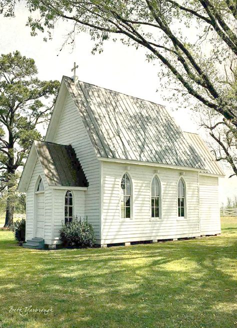 chapel in Bertie County, NC, photo by Beth Yarbrough Church Conversions, Abandoned Churches, Old Country Churches, Church Pictures, Take Me To Church, Old Churches, Country Church, Cathedral Church, Church Architecture