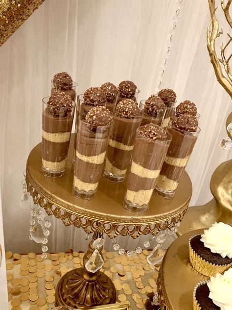 Dripping in Gold 18th Birthday | CatchMyParty.com 18th Birthday Dessert Table Ideas, 16 Birthday Food Ideas, Golden Birthday Snacks, Gold Party Snacks, Beige Party Theme, Golden Food Ideas, Golden Birthday Decoration Ideas, Gold Birthday Table Decorations, Golden Birthday Food