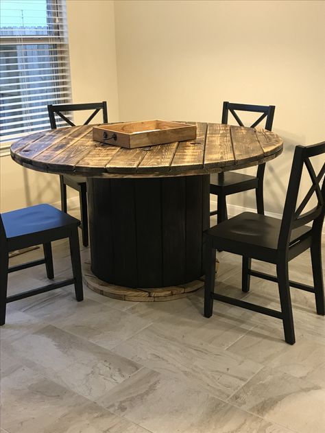 Wood Reel Table, Wooden Reel Table, Diy Cable Reel Ideas, Wire Reels Ideas Diy, Cable Reel Table Ideas, Cable Reel Tables, Wooden Reel Ideas, Reel Table Ideas, Spool Table Ideas Diy