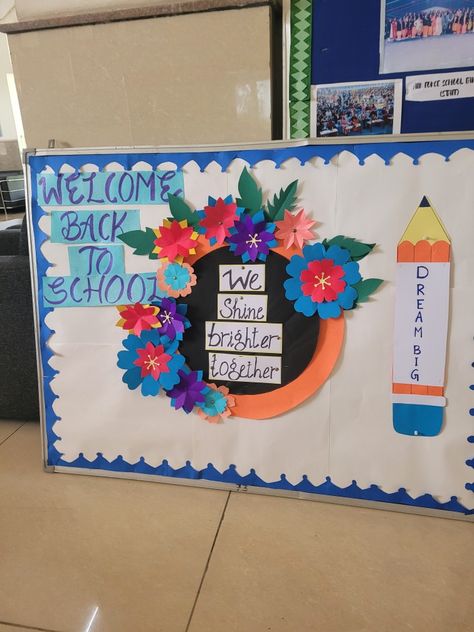 Welcome Charts For School, Welcome Display Board, Welcome Charts For Classroom, Welcome Chart For School, Notice Board Decoration, Attendance Register, Judgmental People, School Decoration, School Kids Crafts