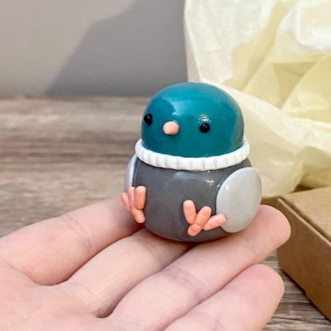 These little guys make the perfect desk friends, as well as a worry buddy or just simply a friend to provide you with comfort and company!  This piece is hand sculpted, sealed and detailed by hand, so gentle care is advised. Colors on screen may appear slightly different in person depending on your monitor settings. Thank you for your time! <3 Pigeon Clay Sculpture, Polymer Clay Sculptures & Statues, Simple Clay Characters, Cute Tiny Clay Ideas, Polymer Clay Pokemon Easy, Cute Little Clay Animals, Easy Mini Clay Ideas, Cute Airdryclay Ideas, Funny Clay Art