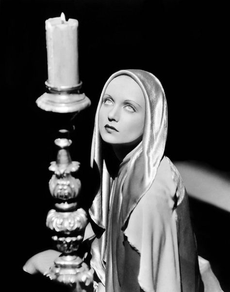 Pre Code, Foto Portrait, Film Horror, Carole Lombard, Clark Gable, Silent Film, Golden Age Of Hollywood, White Photo, Vintage Hollywood