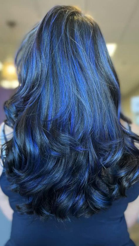 Suzume Tojimari, Blue Balayage, Midnight Blue Hair, Royal Blue Hair, Blue Hair Highlights, Hair Aesthetics, Hair Stripes, Hair Stripping, Skunk Hair