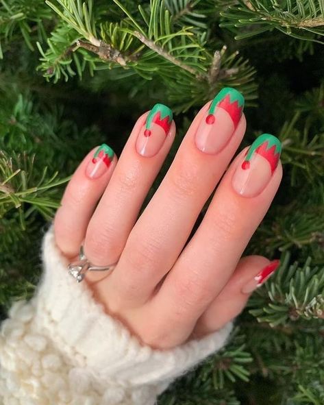 Elf Nail Designs, Christmas Elf Nail Art, Elf Inspired Nails, Elf Nails Christmas, Elf Nails Designs, Elf Christmas Nails, Christmas Hat Nails, Short Christmas Nails Red, Elf Nail Art