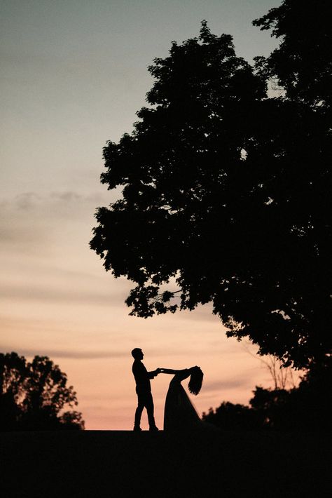 Sunset Wedding Photos, Lev Livet, Pre Wedding Poses, Photos Originales, Sunset Wedding, Prewedding Photography, Photo Couple, Pre Wedding Photos, Pre Wedding Photoshoot