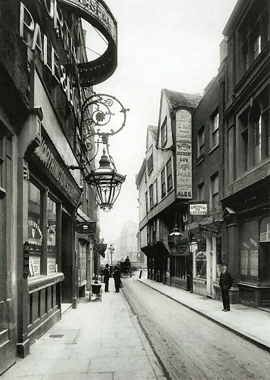 Wych Street in 1870 before demolition in 1901. It ran from the western end of St… Victorian Workshop, Victorian Street, Australia House, Victorian Life, London Vintage, Victorian London, London Tattoo, London History, Bethnal Green