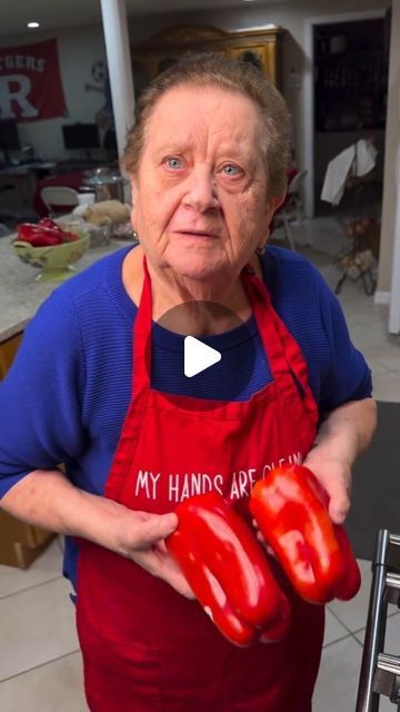 NewYork Italian on Instagram: "NONNA PÍA ROASTS SOME PEPPERS @nonnapia_insta  Have You Ever Roasted Peppers   #NONNA PIA ROAST #PEPPERS   #NonnaPia  #NewJersey" Nonnas Italian Recipes, Nonna Pia Recipes, Italian Meat Dishes, Old Italian Recipes, Roast Peppers, Nonna Pia, Famous Recipes, Italian Meats, Famous Recipe