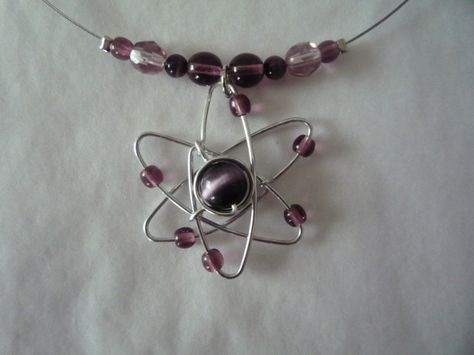 I wonder how you make this Atom Necklace, Atom Earrings, Nerdy Jewelry, Washer Jewelry, Geek Jewelry, Hematite Beads, Geek Gifts, Diy Crafts Jewelry, Wire Earrings